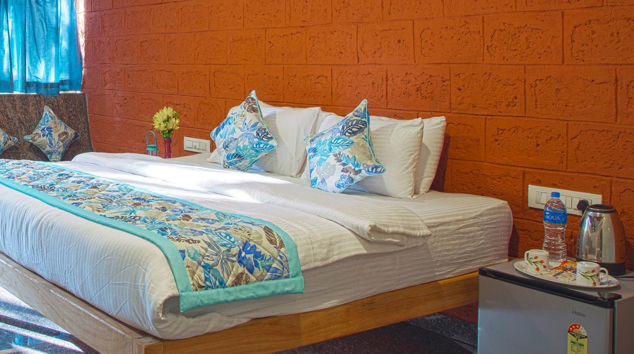 Blue Ocean Sands - On The Beach Kumta Exterior photo